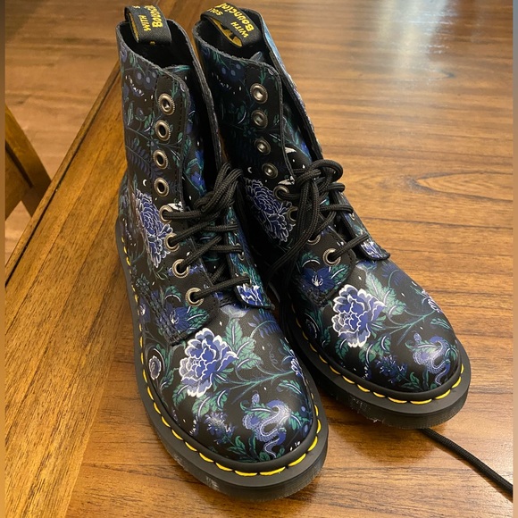 Doc Martens 1460 Pascal Boots - Picture 2 of 12